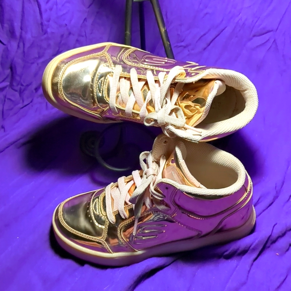 Skechers rose gold Energy Lights girls size 3.5 shoes. Say